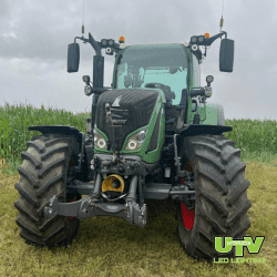 UTV300-4K-Fendt-bonnet-highlevel-headlight-1.png