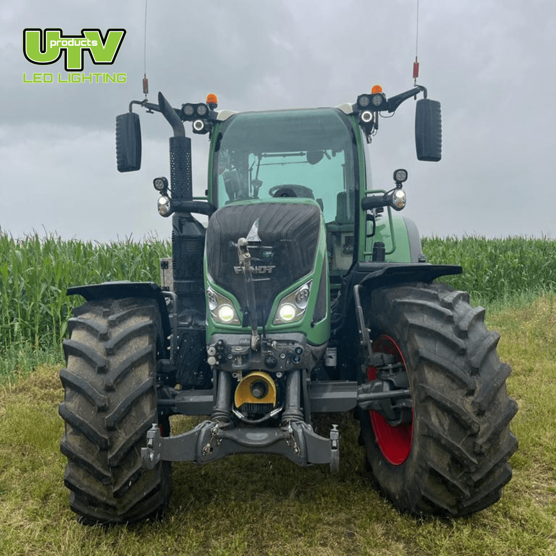 UTV300-4K-Fendt-bonnet-highlevel-headlight-8.png