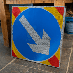 Rear Advisory Direction Panel 600x600mm - Prismatic High Intensity Reflective Material EN-12899-1 RA
